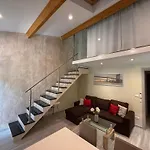 度假居 Prino Deluxe House 因佩里亚