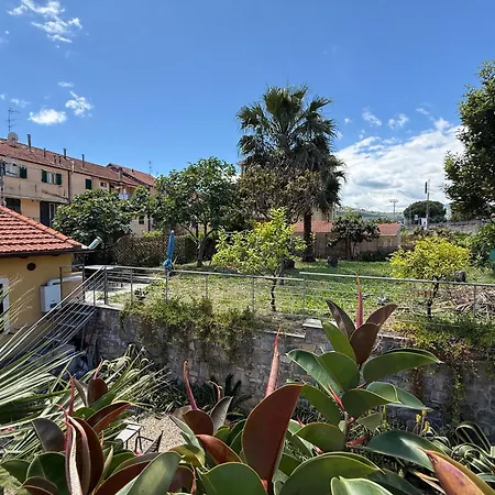 Prino Deluxe House Сasa de vacaciones Imperia