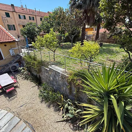 Prino Deluxe House * إمبيريا